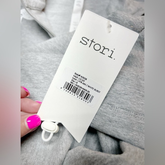 Stori Logo Print 1/2 Zip Mock Neck Cropped Pullover Sweatshirt Gray Sz 6 NWT - Picture 6 of 7
